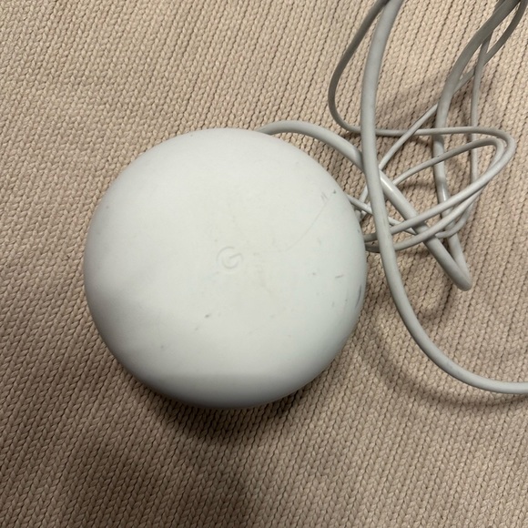 Google nest ac2200 - Picture 2 of 3